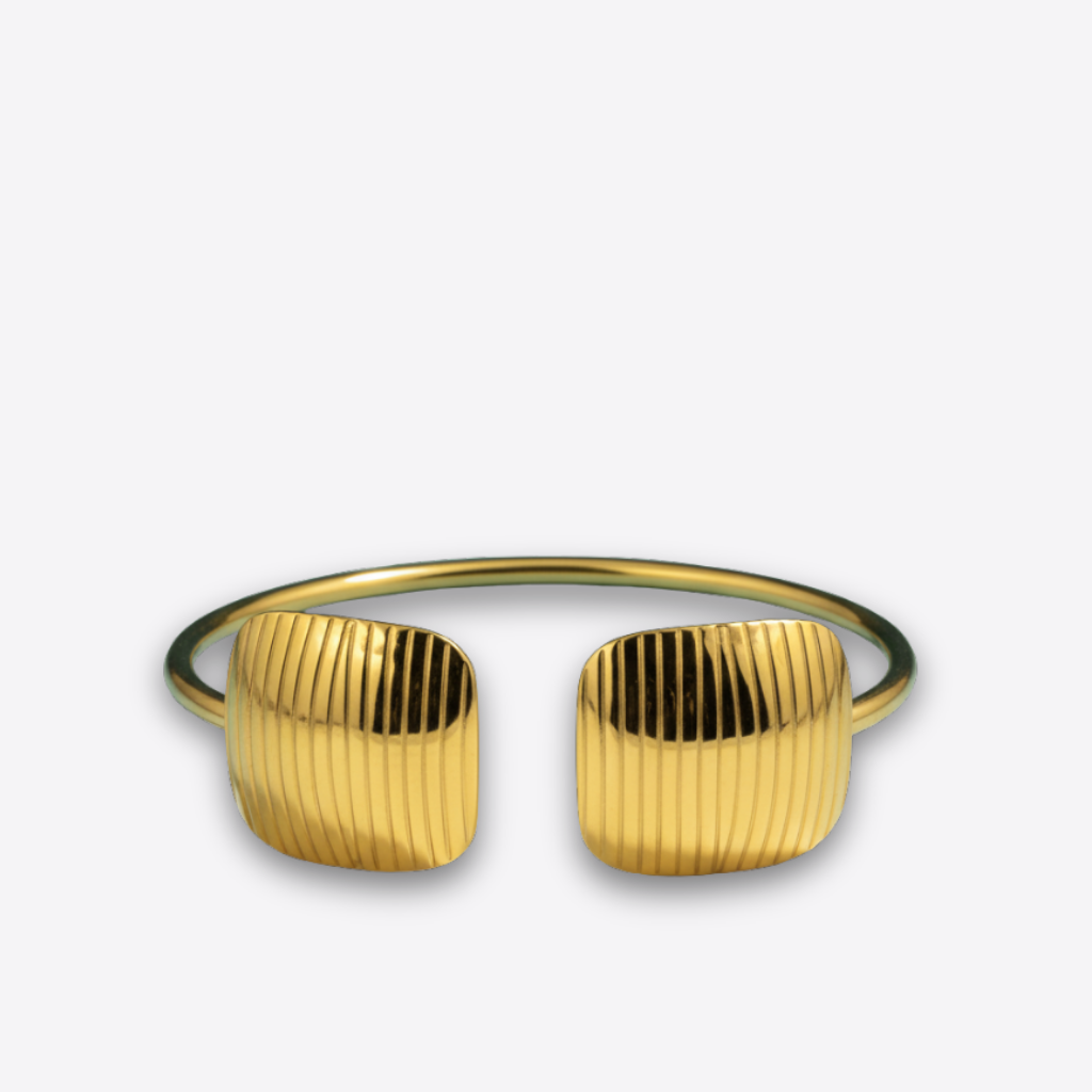 XZ216 – Gold Square Bracelet