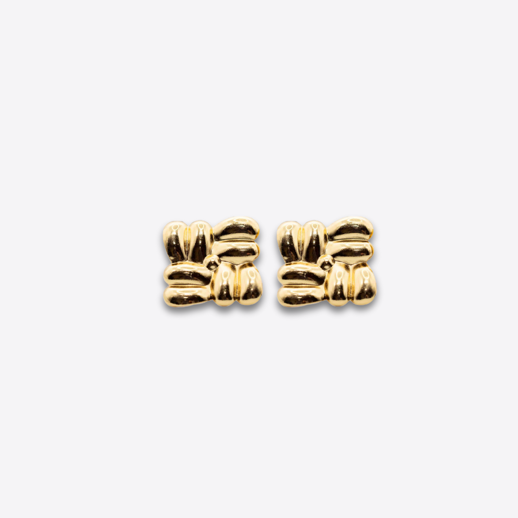 XZ508 – Four Gold Square Ear Rings